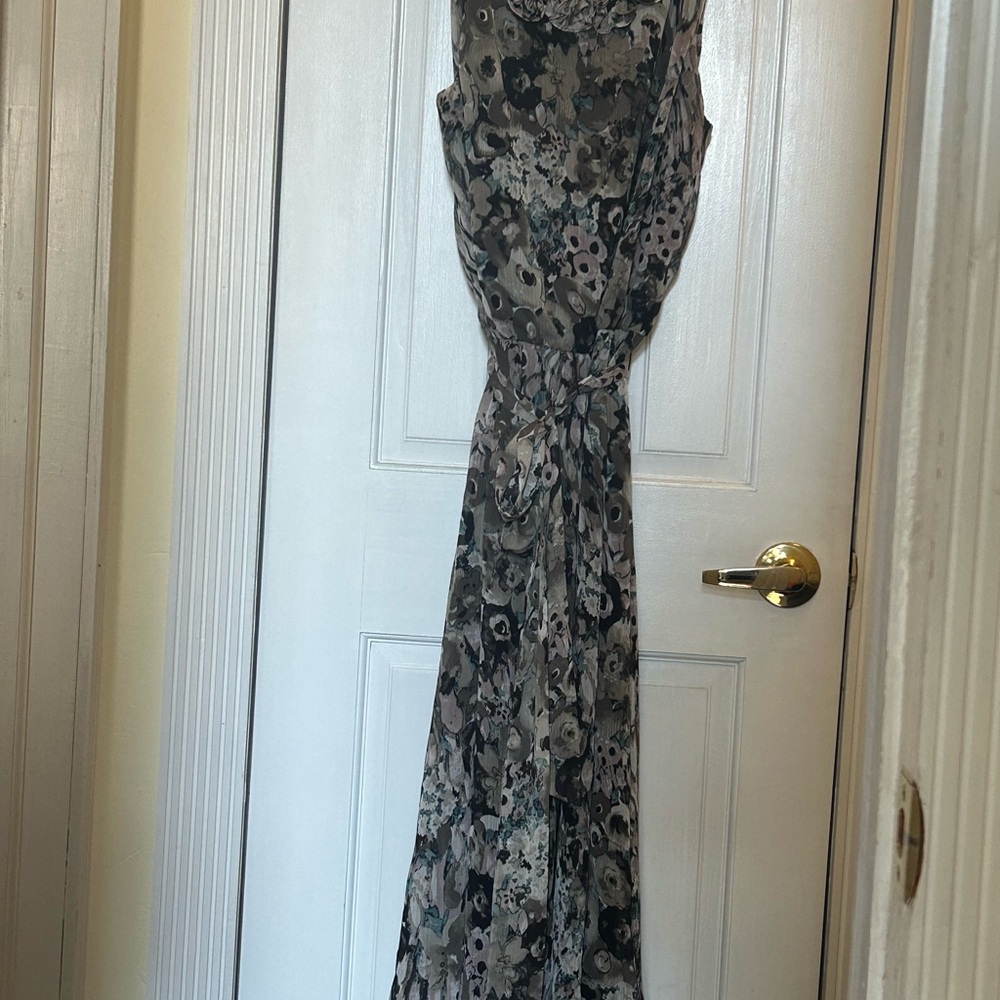 Demure & Versatile Sleeveless Maxi Dress with Ruffled Collar & Fabric Belt